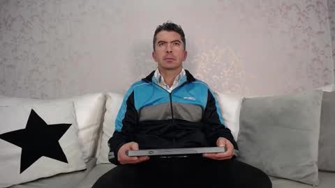 Juan k online show from November 4, 1:45 pm