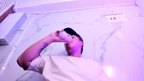 JUAN  online show from December 17, 6:31 am