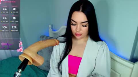 juice_lips online show from December 19, 9:16 am