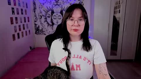 Bella online show from June 8, 7:37 pm