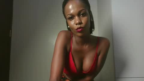 Juicey lovely online show from February 6, 8:55 pm