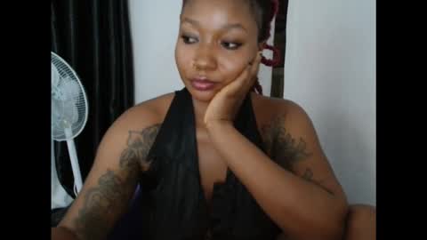 juicyxpink online show from November 4, 11:28 pm