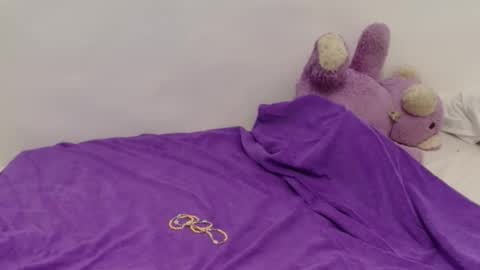 juicyxpink online show from March 24, 7:58 am