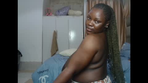 juicyxxxboobs online show from February 1, 1:57 am