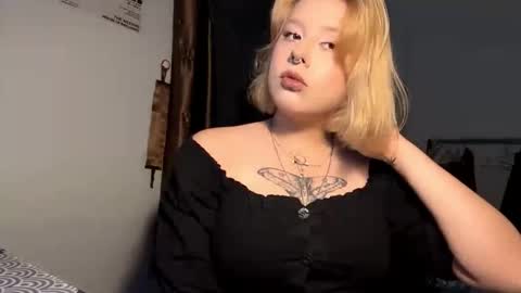 Elvia online show from March 5, 11:08 am