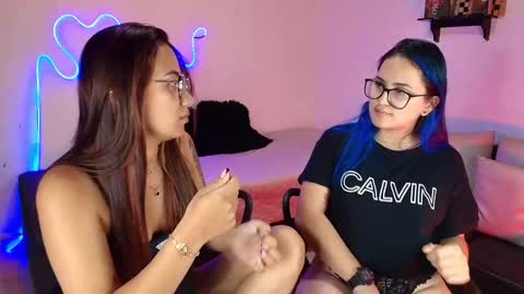 Jules and Gia online show from March 8, 1:17 am