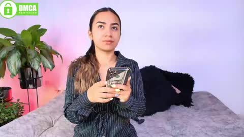 Jules and Gia online show from May 9, 3:40 pm