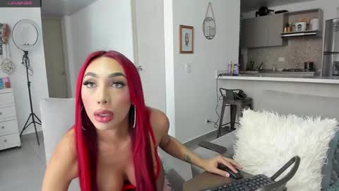 julessy online show from October 24, 3:02 pm