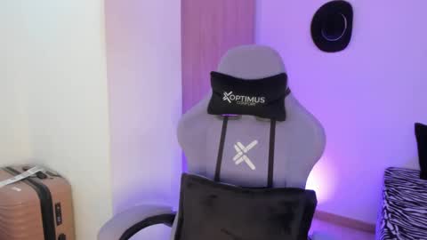 juli_santos_22 online show from February 23, 8:44 pm