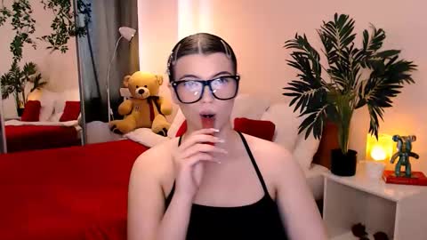 julia485262 online show from June 3, 1:47 pm