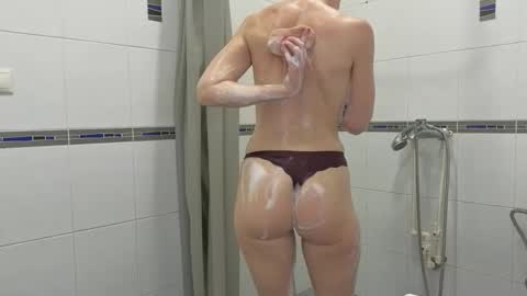 julia_giulia online show from November 28, 2:02 pm