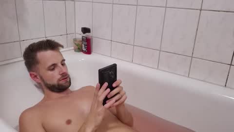 Snapshot of julia_official chatting on October 18, 9:08 pm julia_official online show from October 18, 9:08 pm