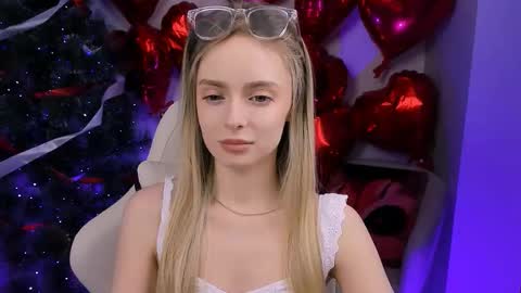 Julia online show from March 24, 6:03 pm