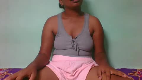 juliah02 online show from February 19, 6:22 am