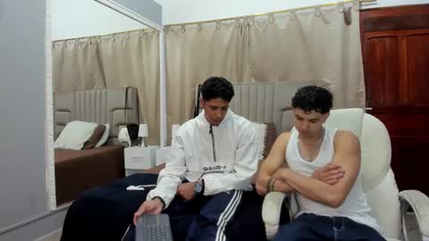 julian billy online show from February 7, 11:34 am