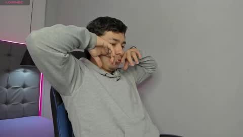 julian_smith21 online show from March 3, 12:45 pm