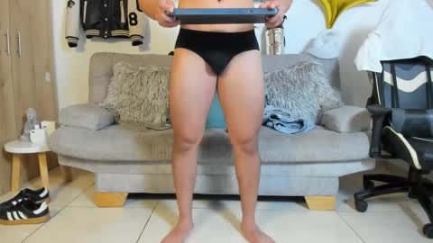 julian_wallace online show from October 5, 8:16 pm