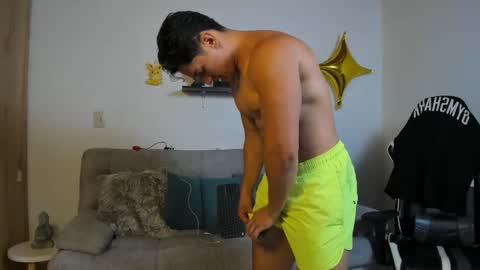 julian_wallace online show from January 13, 11:12 pm