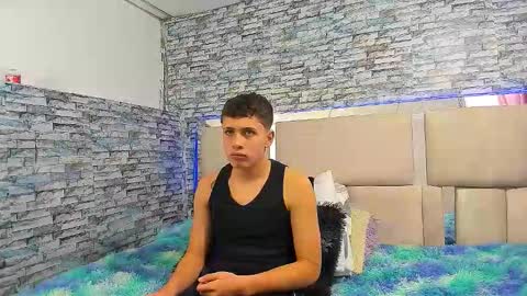 Snapshot of julian_wolf18 chatting on October 25, 6:08 pm julian online show from October 25, 6:08 pm