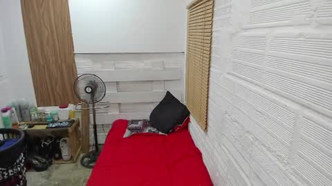 juliana online show from March 4, 11:54 pm