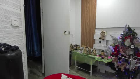 juliana online show from December 11, 10:36 am