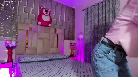 JULIANA online show from February 1, 3:07 pm