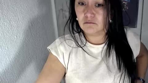 julianawet_25 online show from February 17, 4:22 am