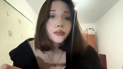 Kira online show from April 3, 4:03 pm