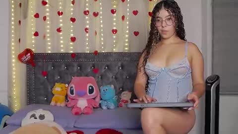 Juliane online show from March 6, 10:15 pm