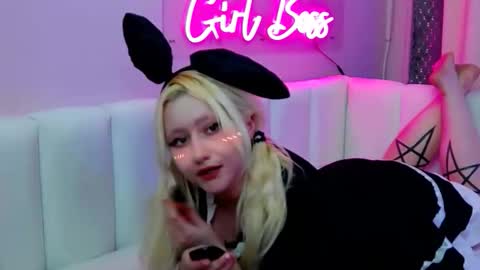 Snapshot of juliasharkk chatting on October 26, 9:25 pm JuliaSharkk online show from October 26, 9:25 pm