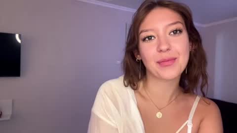 Julia online show from August 8, 5:39 am