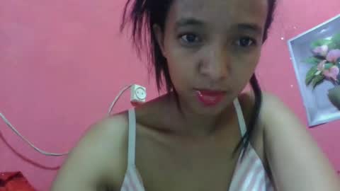 julie0612 online show from April 1, 10:49 am