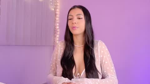 Juliet Bennet online show from July 2, 3:23 am
