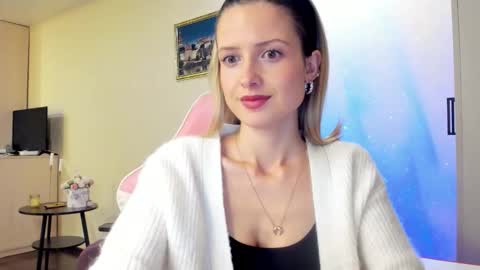 Julie online show from October 19, 4:55 pm