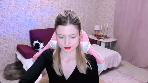 Julie online show from January 10, 4:20 pm