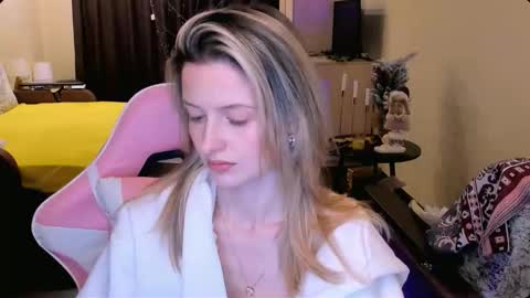 Julie online show from January 11, 3:51 pm