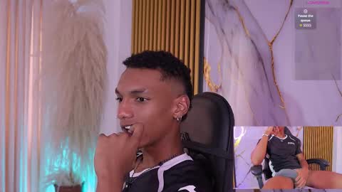 Julien online show from December 15, 5:42 pm