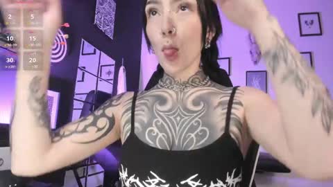 juliet_sourire online show from May 1, 3:06 pm