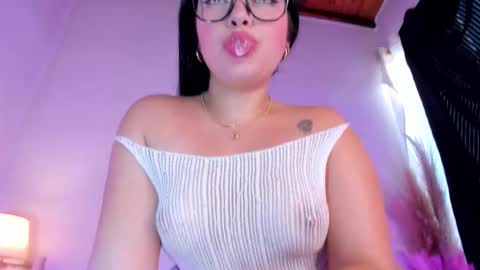 Julie  independent model  online show from December 15, 9:44 pm