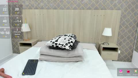 Julieta Robertson online show from April 10, 6:41 am