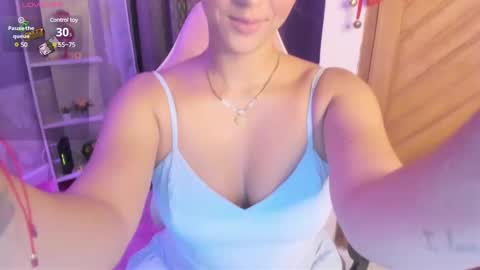 Snapshot of julietacollins_ chatting on December 28, 4:08 am Juliet online show from December 28, 4:08 am