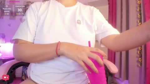Snapshot of julietacollins_ chatting on October 6, 4:25 pm Juliet online show from October 6, 4:25 pm