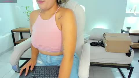Snapshot of julietha_taylor chatting on September 30, 2:44 am Julietha online show from September 30, 2:44 am