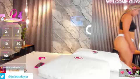 Snapshot of julietha_taylor chatting on October 17, 3:32 am Julietha online show from October 17, 3:32 am