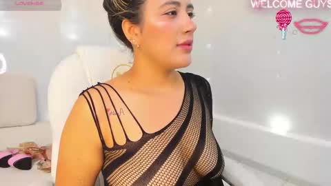 Snapshot of julietha_taylor chatting on March 1, 2:37 am Julietha online show from March 1, 2:37 am
