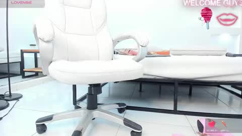 Snapshot of julietha_taylor chatting on February 19, 5:16 am Julietha online show from February 19, 5:16 am