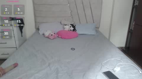 juliethserna online show from January 11, 5:46 am