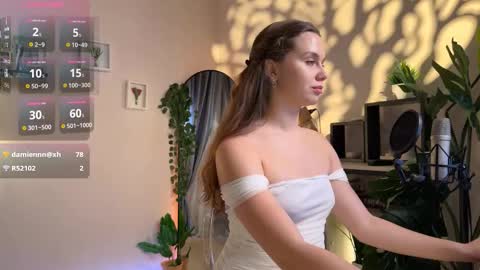 Julie online show from October 25, 2:50 pm