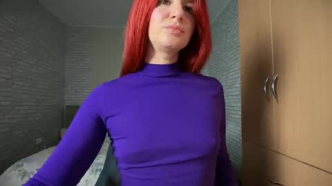 Snapshot of julietterosie chatting on December 16, 7:32 pm Rose online show from December 16, 7:32 pm