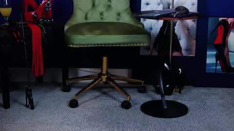 Julie online show from February 24, 3:31 pm